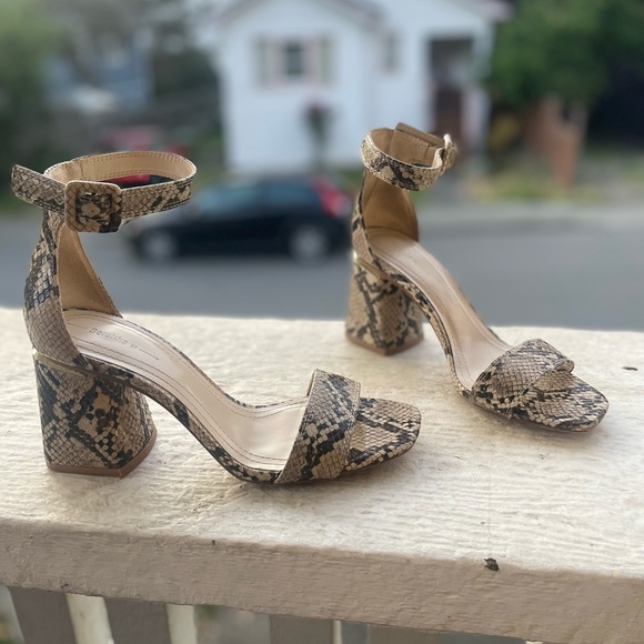 Bershka snake skin print block heels size 7 /37 - Picture 3 of 5